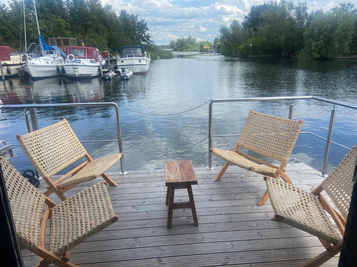 La Mare Houseboat Hotel Nederhorst den Berg Екстериор снимка