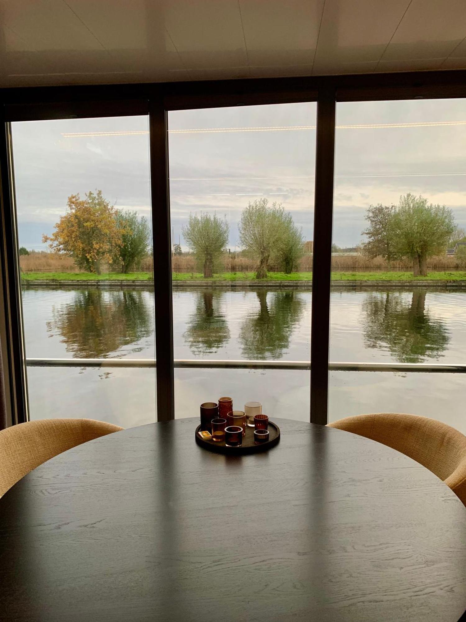 La Mare Houseboat Hotel Nederhorst den Berg Екстериор снимка